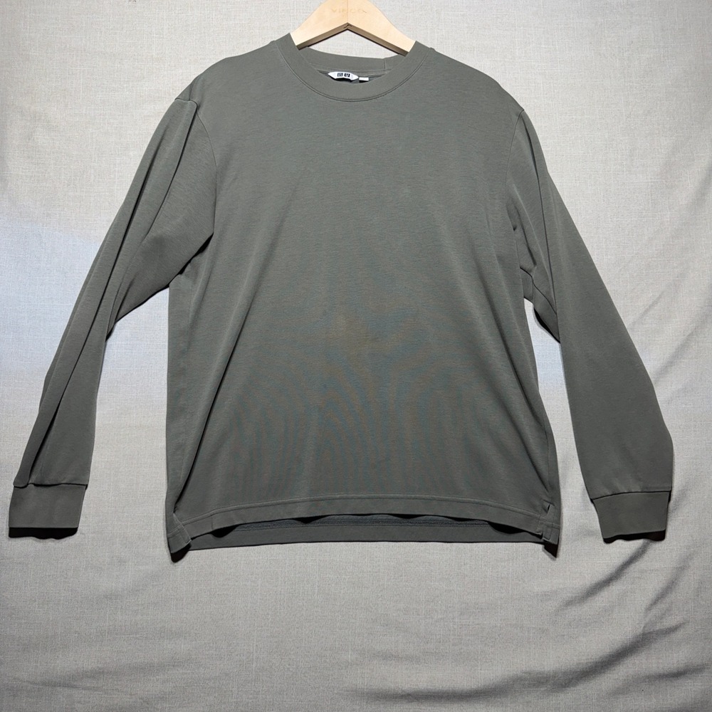 Uniqlo T-Shirt Mens M Gray Green LS AIRism Cotton Crew Neck Relaxed Fit 475349